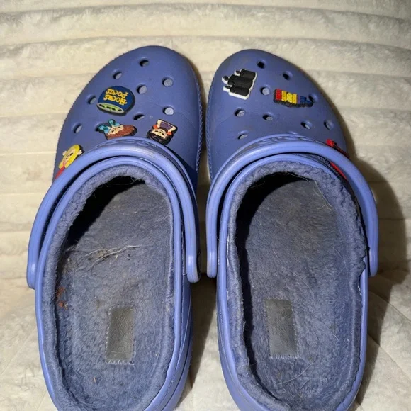 Crocs Fleece Lined Clogs Purple Hocus Pocus Charms Women’s Size 10 - Picture 2 of 4